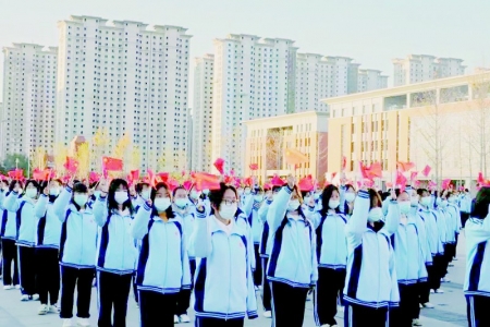<br>          升国旗仪式强化爱国意识 图片由忻州师范学院团委提供<br><br>        