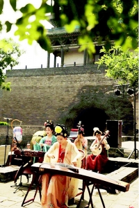 <br>          平遥古城上演沉浸式国风盛宴 图片由山西省文化和旅游厅提供<br><br>        